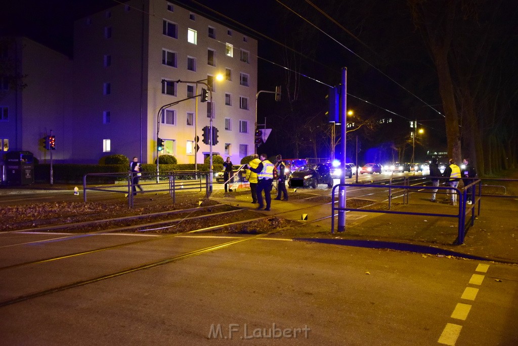 VU PKW Strab Koeln Melatenguertel Eisenstr P07.JPG - Miklos Laubert